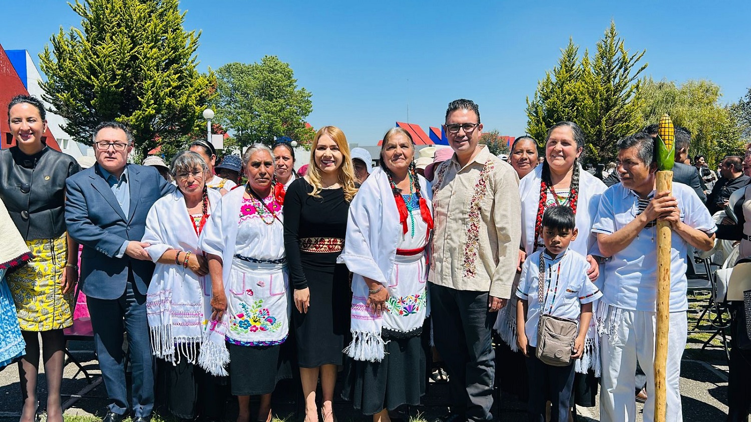 Impulsa GEM bienestar de pueblos originarios; conmemora del Día de la Nación Pluricultural