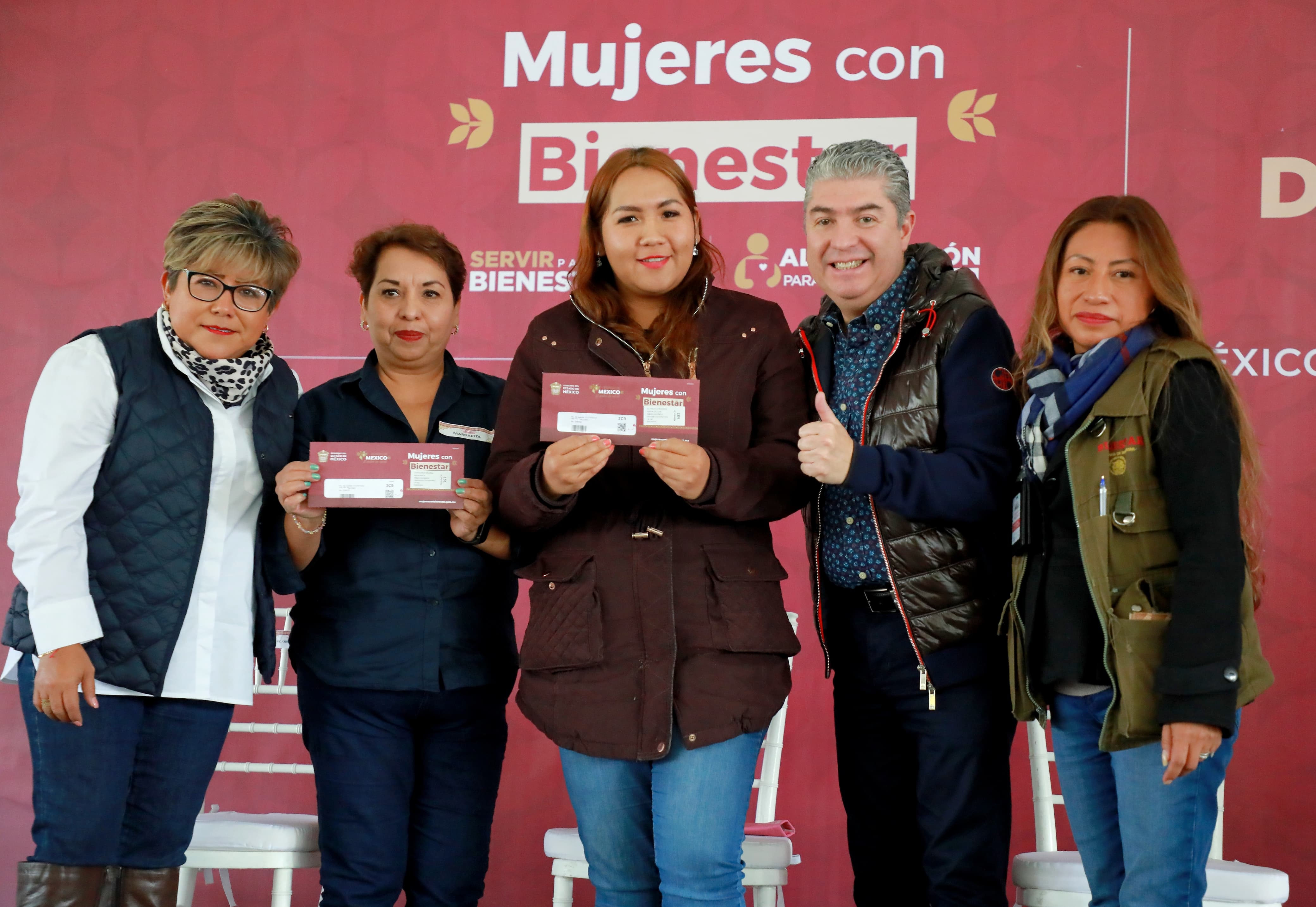 Concluyen preparatoria y universidad 3 mil beneficiarias del programa Mujeres con Bienestar 