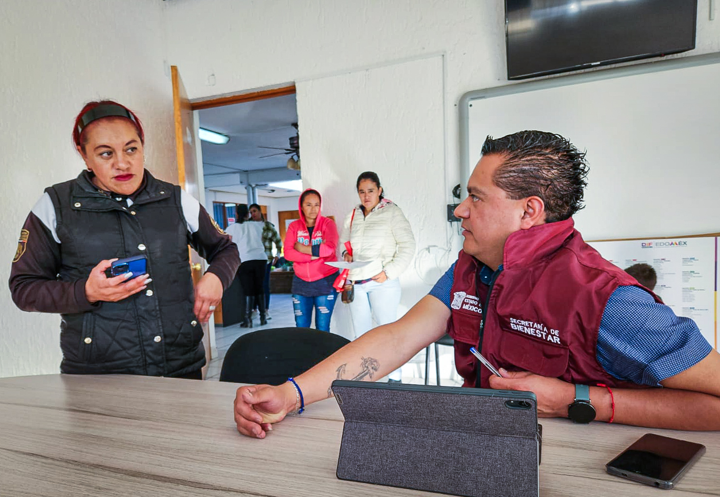 TOLUCA, Estado de México.- La Secretaría del Bienestar, a cargo Juan Carlos González Romero informa que más de 190 mil mujeres mexiquenses han concluido ya su pre-registro al programa integral “Mujeres con Bienestar”, cuyo impacto ha generado interés incluso, a nivel nacional; el sistema en línea atiende a más de 35 mil usuarias de manera simultánea por minuto.