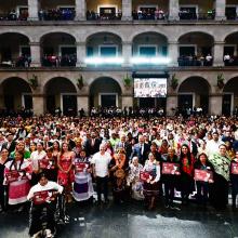 Gobernadora Delfina Gómez inicia la entrega del programa “Mujeres con Bienestar”