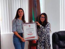 Recibimos un reconocimiento por cumplir al 100% con la Colecta Nacional, siendo la primera Secretaría en lograrlo y recibir el distintivo de la Cruz Roja Mexicana.