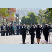 Juan Carlos González Romero, secretario de Bienestar, asistió a la Ceremonia de Izamiento de Bandera en el centro de la capital mexiquense.