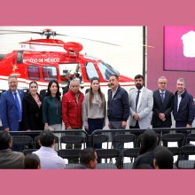 Juan Carlos González Romero, secretario de Bienestar, acompañó a la Gobernadora Delfina Gómez Álvarez a la conmemoración del 30 aniversario de la creación de la Unidad de Rescate Aéreo “Relámpagos”.